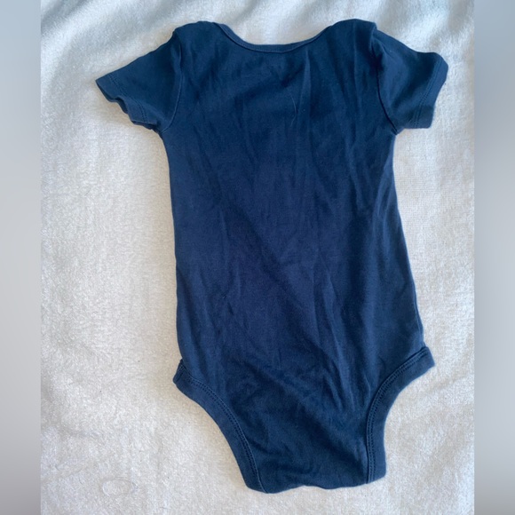 3 for 12$ Will cuddle for fry onesie 12-18 - Picture 2 of 2